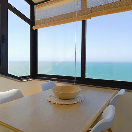Апартаменты Sunset Sea Views, Silver Coast *