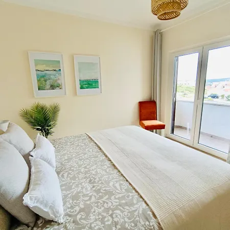Sunset Sea Views, Silver Coast Apartman *